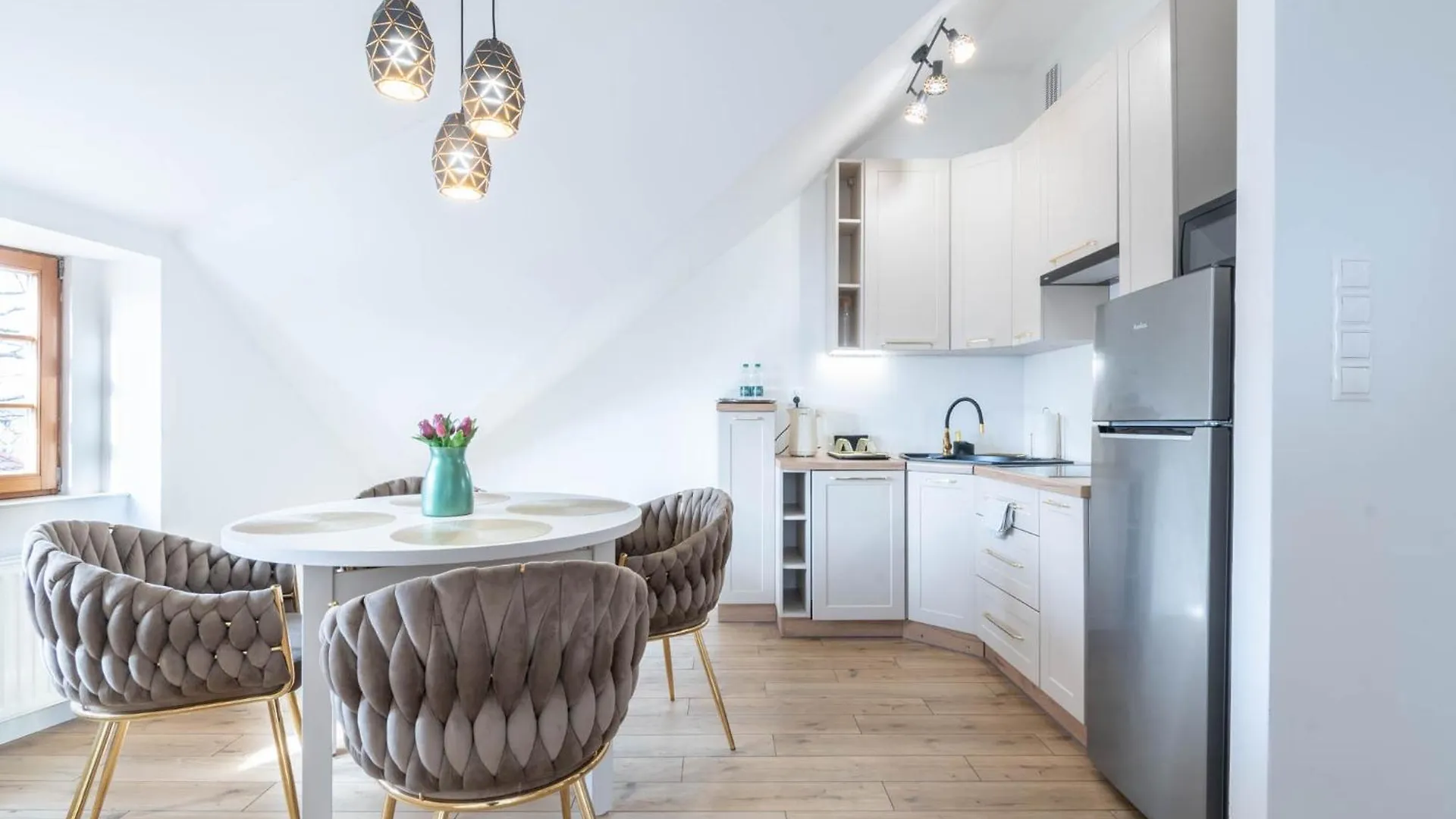 Azarentier4 Daire Poznan